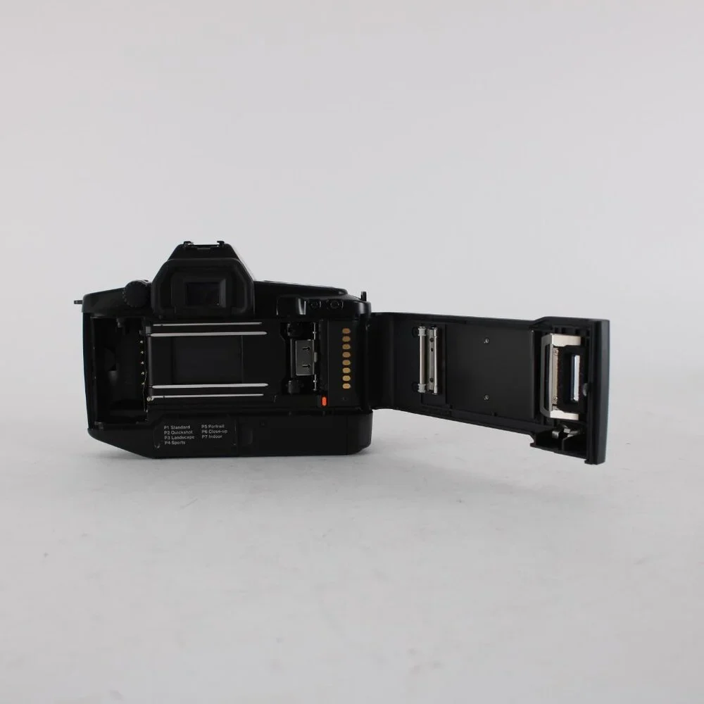 Canon EOS 630 Camera Body NO LENSE With Accessories Camera